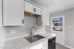 146 Hutchinson Dr, St Clairsville, OH 43950 - Photo 11