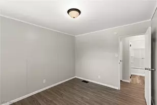 146 Hutchinson Dr, St Clairsville, OH 43950 - Photo 13