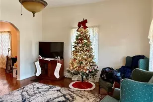 214 N Dawson St, Uhrichsville, OH 44683 - Photo 5