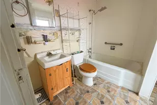 1718 4th St NE, Canton, OH 44704 - Photo 9