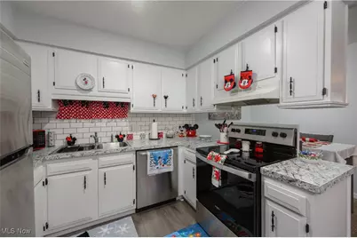 1735 Ledgewood Boulevard NE, Massillon, OH 44646 - Photo 7