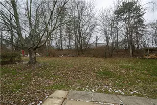 1735 Ledgewood Blvd NE, Massillon, OH 44646 - Photo 19