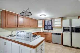 1212 Benton St, Barberton, OH 44203 - Photo 17