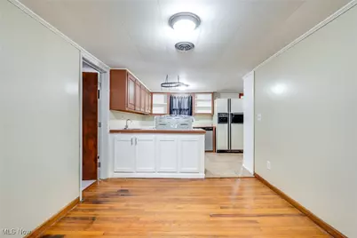 1212 Benton Street, Barberton, OH 44203 - Photo 9