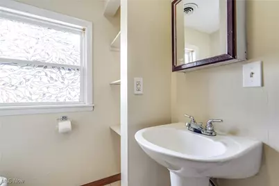 1212 Benton Street, Barberton, OH 44203 - Photo 15