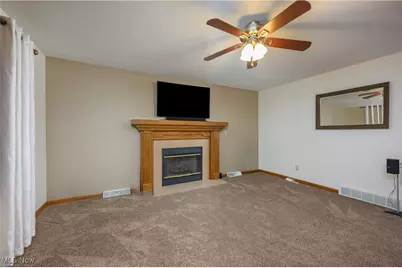 1283 S Azalea Boulevard, Barberton, OH 44203 - Photo 9