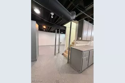 5279 W 50th Street, Parma, OH 44134 - Photo 31