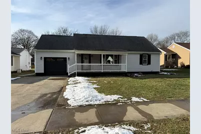 916 Oak Street NW, New Philadelphia, OH 44663 - Photo 1