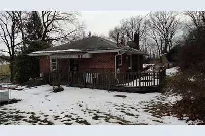 24 Hawthorne Lane, Chester, WV 26034 - Photo 7