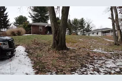 24 Hawthorne Lane, Chester, WV 26034 - Photo 3