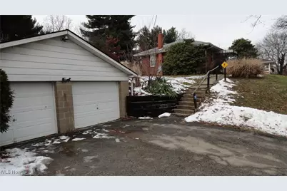 24 Hawthorne Lane, Chester, WV 26034 - Photo 11