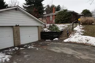 24 Hawthorne Ln, Chester, WV 26034 - Photo 11