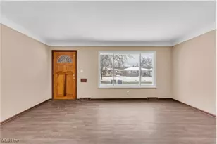 18023 Fairway Dr, Loveland, OH 44135 - Photo 5