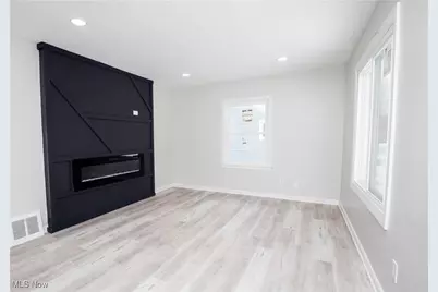 1093 Valdes Avenue, Akron, OH 44320 - Photo 7