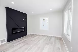 1093 Valdes Ave, Akron, OH 44320 - Photo 7