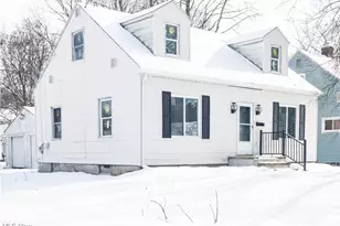 1093 Valdes Ave, Akron, OH 44320 - Photo 3