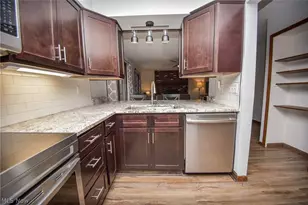 17134 Rabbit Run Dr, Strongsville, OH 44136 - Photo 11