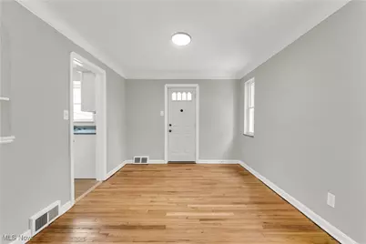 17416 Throckley Avenue, Loveland, OH 44128 - Photo 9