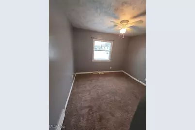 860 Jamestown Avenue, Elyria, OH 44035 - Photo 25