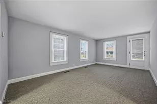 722 Indiana St, Zanesville, OH 43701 - Photo 9