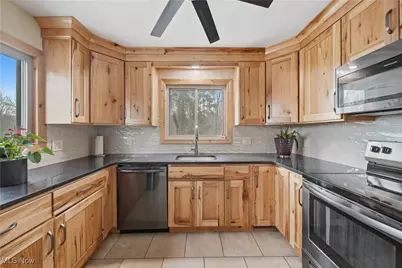 12430 Millersburg Road SW, Massillon, OH 44647 - Photo 9