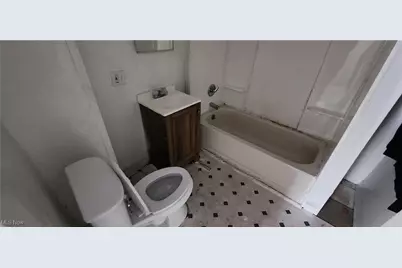 6639 Ovington, Loveland, OH 44127 - Photo 9