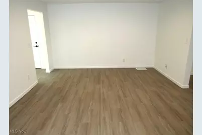 5265 W 149th Street, Brook Park, OH 44142 - Photo 5