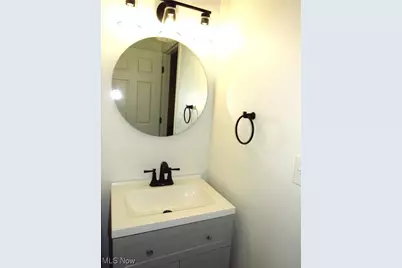 5265 W 149th Street, Brook Park, OH 44142 - Photo 9