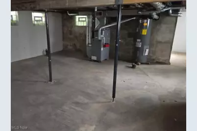 1327 Herberich Avenue, Akron, OH 44301 - Photo 11