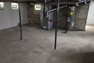 1327 Herberich Ave, Akron, OH 44301 - Photo 11