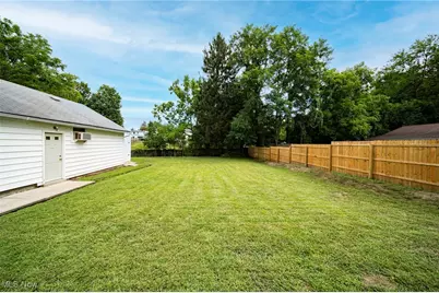 411 Eastlawn Street, Geneva, OH 44041 - Photo 5