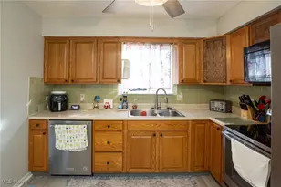 766 Staeger St, Akron, OH 44306 - Photo 7