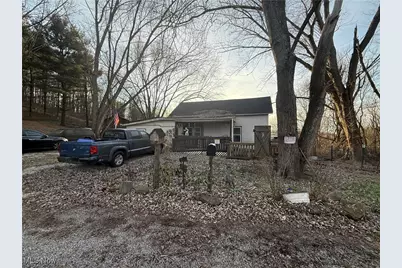 5618 Green Ridge Road SE, New Philadelphia, OH 44663 - Photo 1