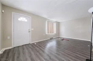 18851 Raymond St, Maple Heights, OH 44137 - Photo 5