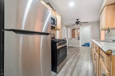 18851 Raymond Street, Maple Heights, OH 44137 - Photo 13