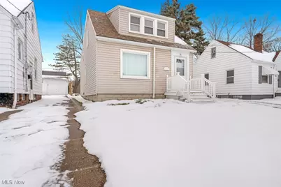 18851 Raymond Street, Maple Heights, OH 44137 - Photo 3