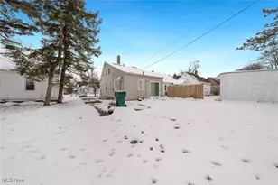 18851 Raymond St, Maple Heights, OH 44137 - Photo 31