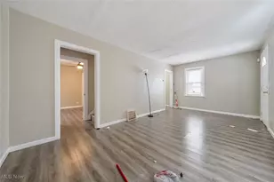 18851 Raymond St, Maple Heights, OH 44137 - Photo 7