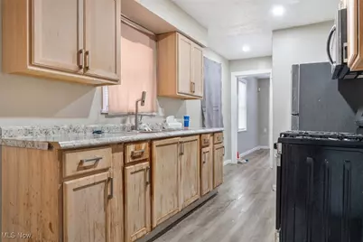 18851 Raymond Street, Maple Heights, OH 44137 - Photo 11