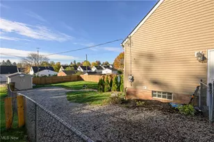 1624 34th St NE, Canton, OH 44714 - Photo 5