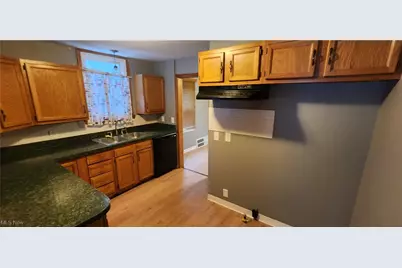 17418 Biltmore Avenue, Loveland, OH 44128 - Photo 7