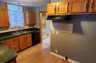 17418 Biltmore Ave, Loveland, OH 44128 - Photo 7