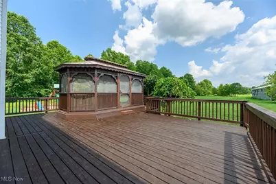 7686 Peck Road, Ravenna, OH 44266 - Photo 13