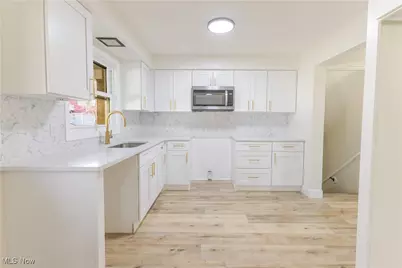 211 Donnell Street, Weirton, WV 26062 - Photo 9