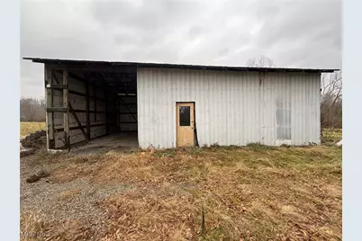 La Vona Dr, Zanesville, OH 43701 - Photo 3