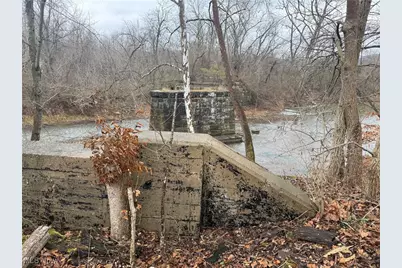 La Vona Dr, Zanesville, OH 43701 - Photo 9