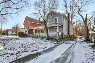 215 W College St, Oberlin, OH 44074 - Photo 3