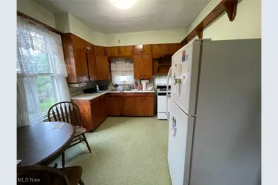 548 Highland Avenue, Cambridge, OH 43725 - Photo 5