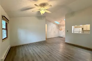 102 Burlington Oval Dr, Chardon, OH 44024 - Photo 5