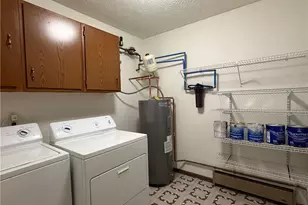 102 Burlington Oval Dr, Chardon, OH 44024 - Photo 23